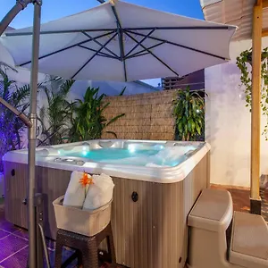 3* Hotel Mucura &